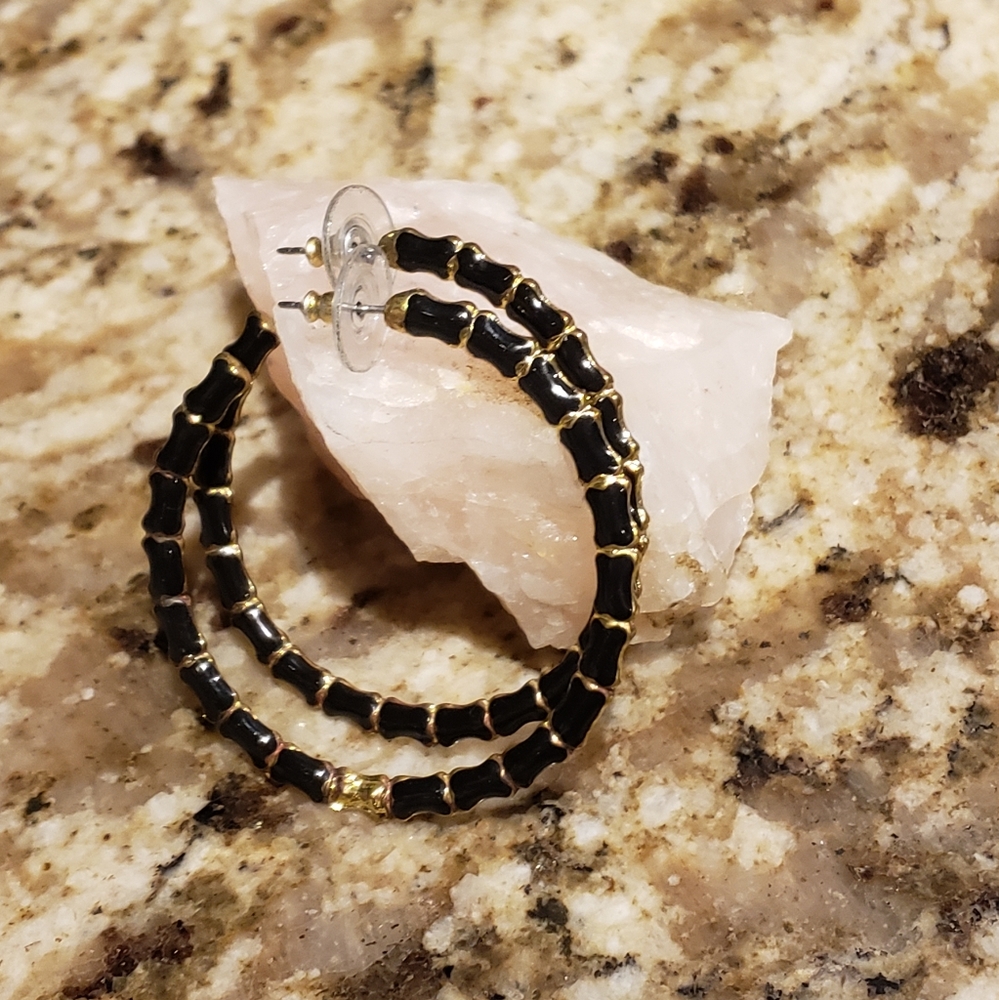 🌺 4/$20 Black hoop earrings